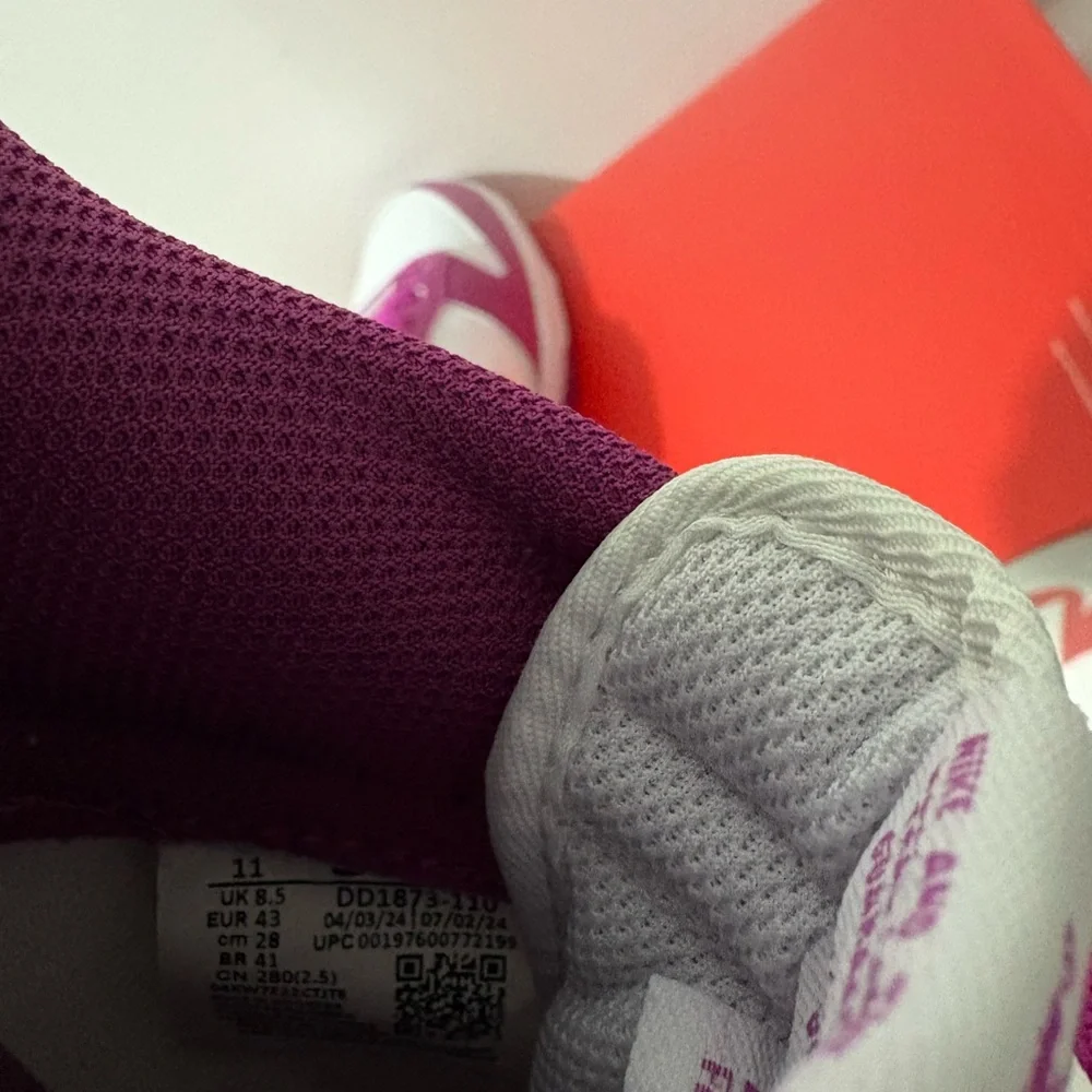 Nike Dunks - Picture 5 of 9